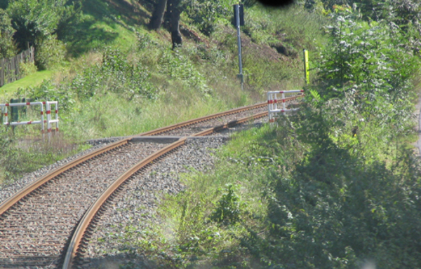 Reaktivierter Streckenabschnitt des eingleisigen Haller Willem in einer Kurve